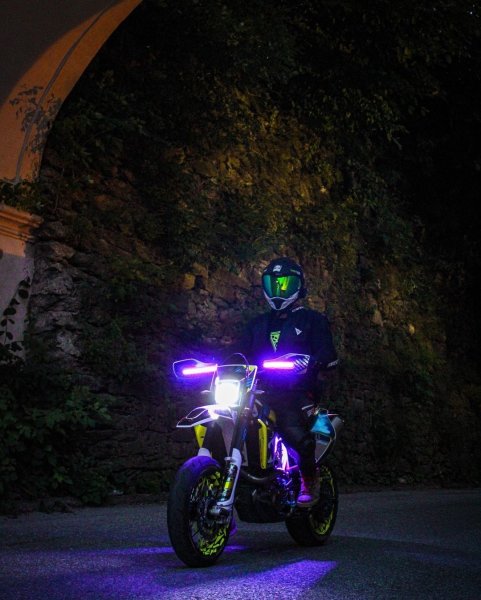 LED Beleuchtung bunt am Motorrad erlaubt? (Technik, Technologie, Auto und  Motorrad)