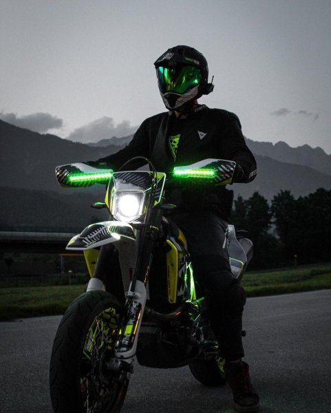 Kairiyard 8Pcs Kits de lumières LED pour moto, APP Control 96 LEDs RGB  Smart Brake IP67